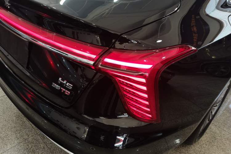 Used Hongqi H5 2024 1.5T DCT Smart Connect Flagship Edition
