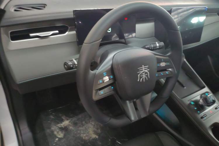 Used BYD Qin PLUS 2025 DM-i Smart Drive 55KM Leading Model
