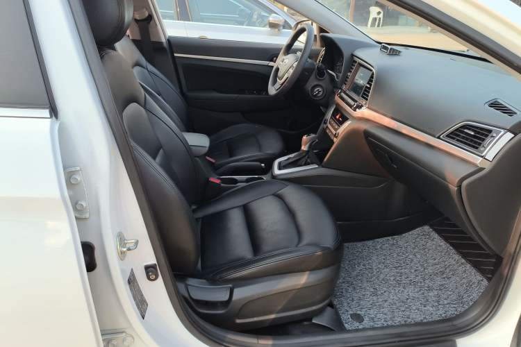 Used Hyundai Elantra 2016 1.6L Automatic ZhiXuan – Elite Version