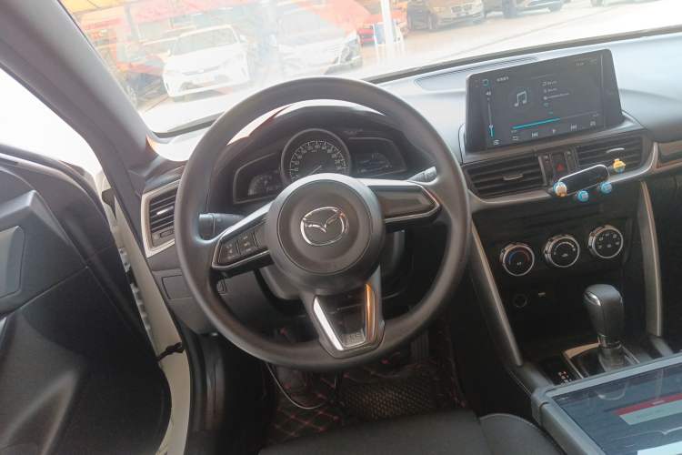 Used Mazda CX-4 2018 2.0L Automatic Two-Wheel Drive Blue Sky Dynamic Version China VI Standard
