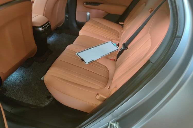 Used  E07 2025 All-Electric 4x4 90kWh Ultra High-Performance Edition
