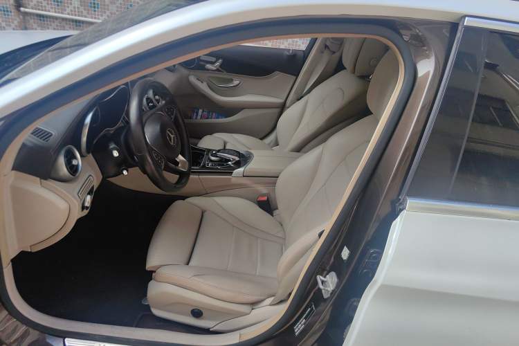 Used Mercedes-Benz C-Class 2015 C 200 L