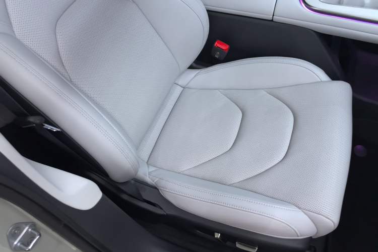 Used  SU7 2024 Rear-Drive Ultra-Long Range Advanced Pro-Level Intelligent Driving Version
