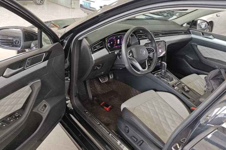 Used Volkswagen Magotan 2023 2 Million Units Commemorative Edition 330TSI DSG Luxury Version
