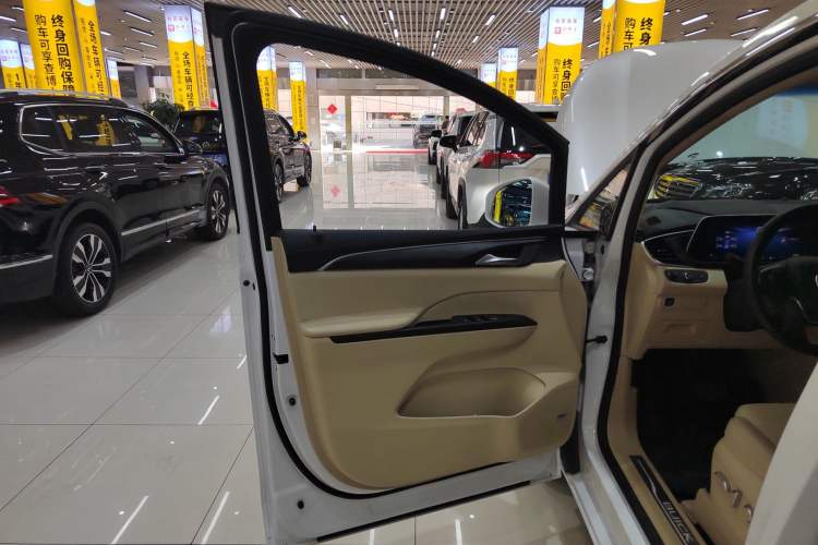 Used Buick GL8 2023 ES Lu Zun Flagship Model
