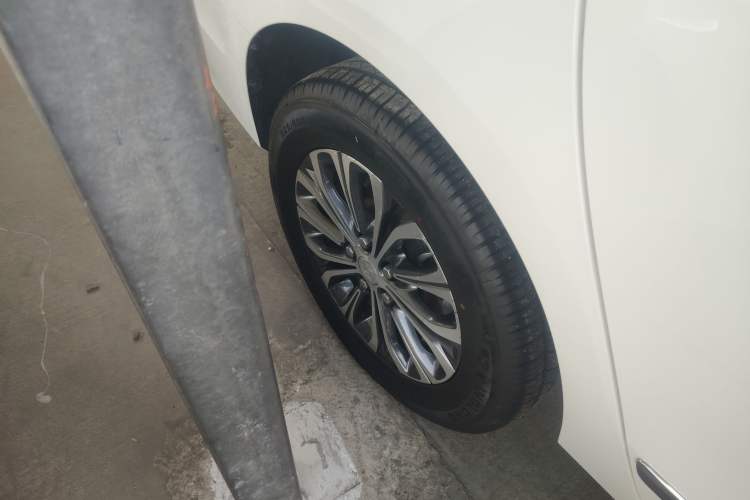 Used Buick GL8 2021 Land Cruiser Executive Class 652T Luxury Model
