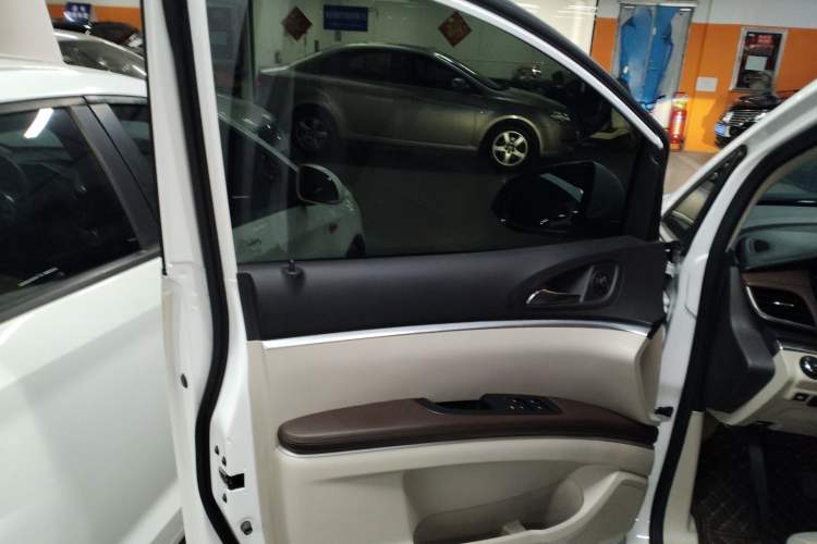 Used Buick GL8 2021 Land Cruiser Executive Class 652T Comfort Model
