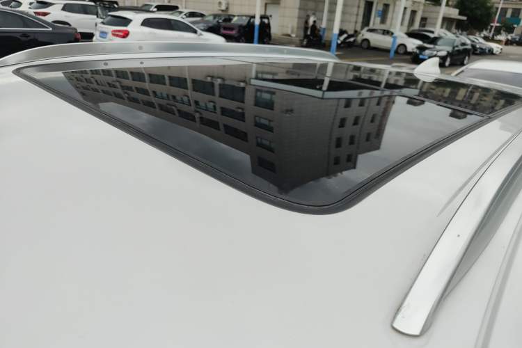 Used Cadillac XT4 2018 28T Two-Wheel-Drive Luxury Model
