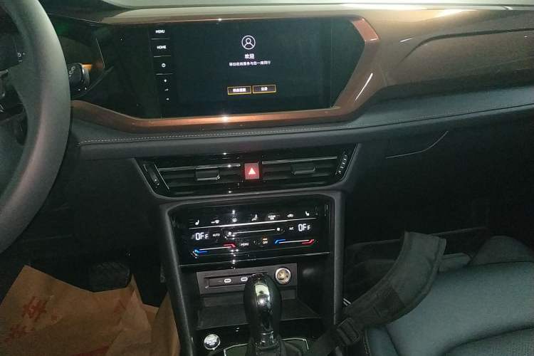 Used Volkswagen Tharu 2022 280TSI Two-Wheel-Drive Luxury Edition