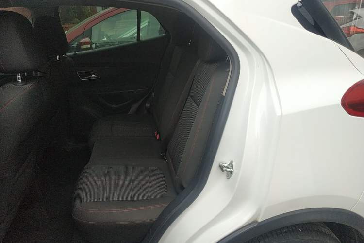 Used Buick Encore 2015 1.4T Automatic Two-Wheel Drive Urban Elite Version
