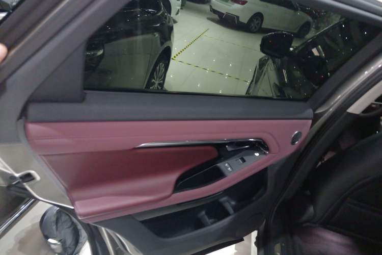 Used Land Rover Range Rover Evoque 2021 Range Rover L 249 PS R-Dynamic SE Luxury Edition
