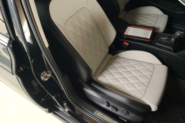 Used Volkswagen Magotan 2023 2 Million Units Commemorative Edition 330TSI DSG Luxury Version
