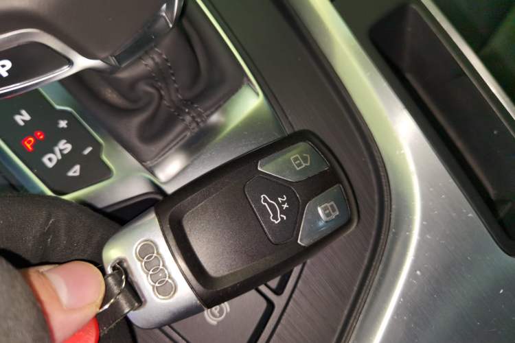 Used Audi A4L 2019 40 TFSI Fashion Edition China VI Emission Standard