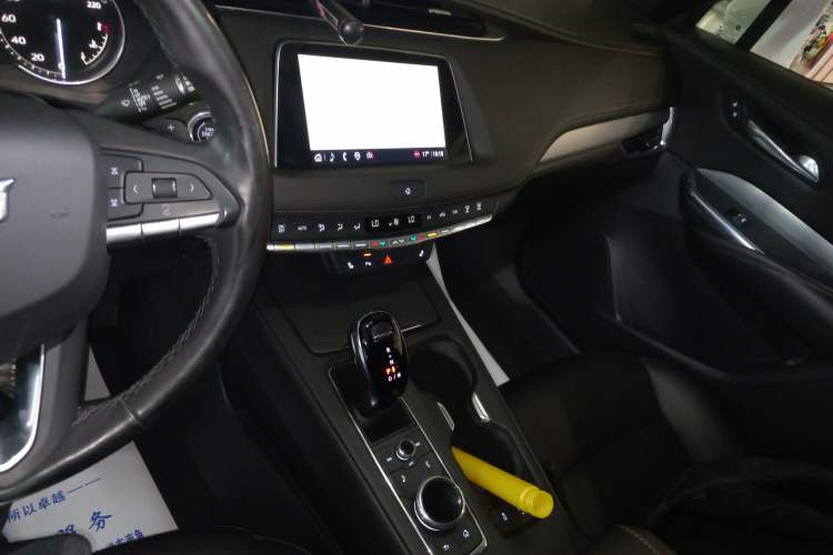 Used Cadillac XT4 2021 28T Two-Wheel Drive Leading Version
