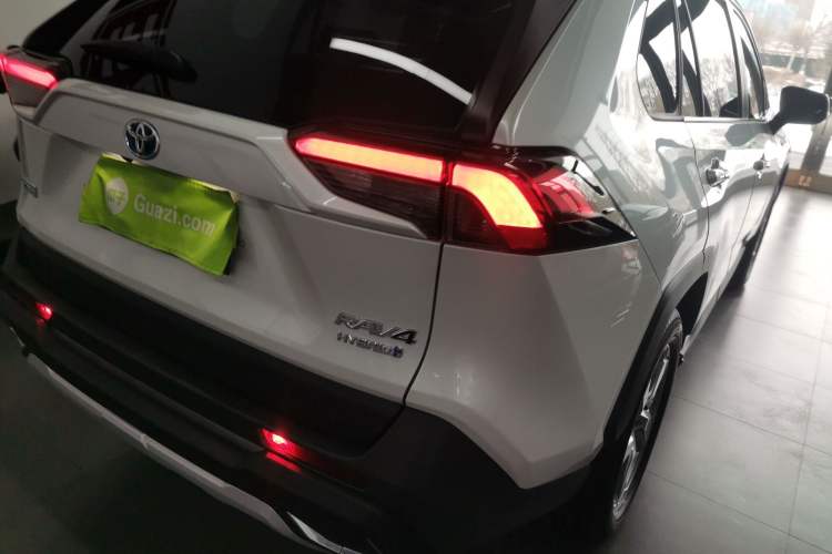 Used Toyota RAV4 2022 Dual-Engine 2.5L E-CVT Two-Wheel Drive Elite Edition
