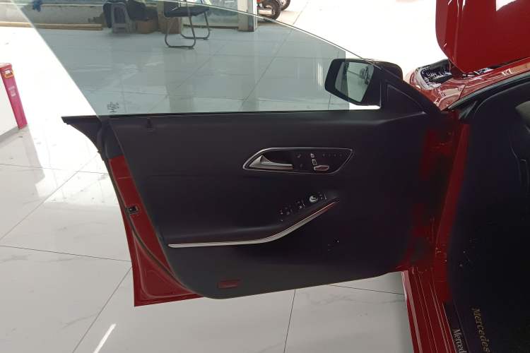 Used Mercedes-Benz CLA 2017 CLA 220 4MATIC
