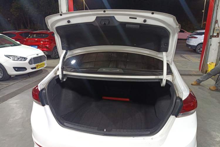 Used Hyundai Elantra 2016 1.6L Automatic ZhiXuan – Elite Version
