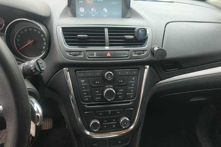 Used Buick Encore 2015 1.4T Automatic Two-Wheel Drive Urban Elite Version
