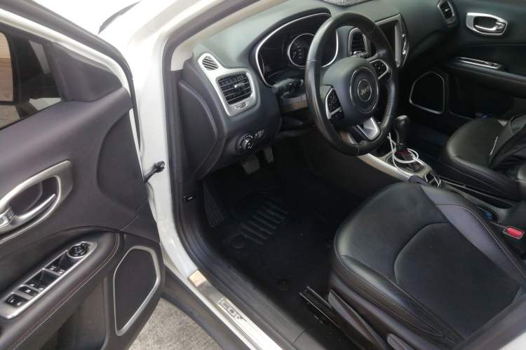 Used  Compass 2017 200T Automatic Family Enjoyment Four-Wheel Drive Edition
