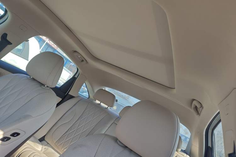 Used Roewe D7 2023 DMH 125km Flagship Edition
