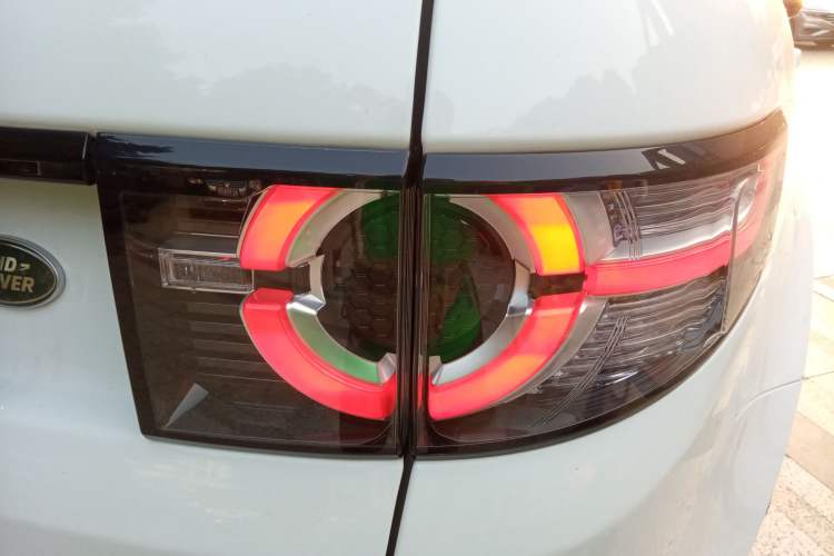 Used Land Rover Discovery Sport 2019 240 PS SE Version China VI Standard