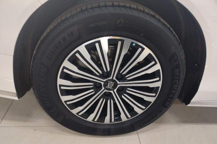 Used BYD Xia 2025 DM-i 1.5T 180km Beyond Edition
