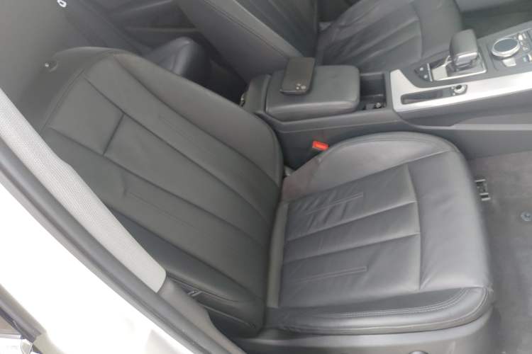 Used Audi A4L 2019 40 TFSI Fashion Version China V