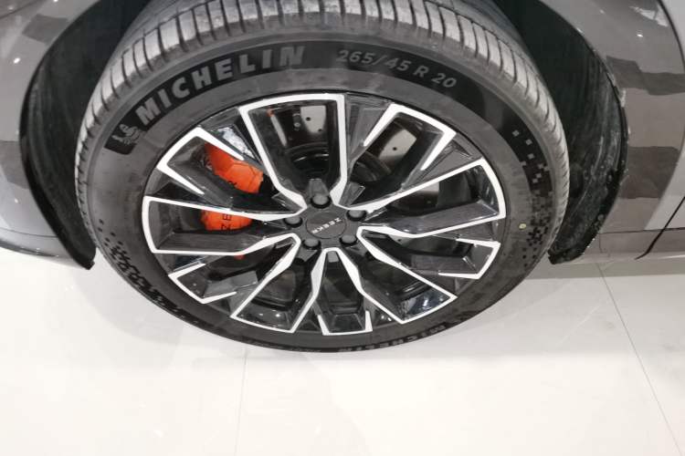 Used Zeekr 7X 2025 100 kWh Long-Range Rear-Wheel Drive with Intelligent Driving Features