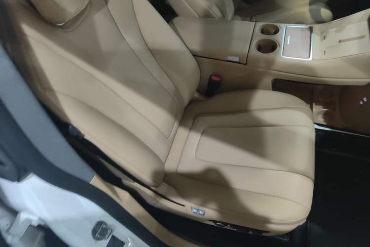 Used Hima Luxeed R7 2024 All-Electric 802 km Max
