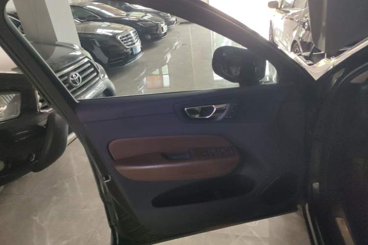 Used Volvo XC60 2021 T5 4x4 Smart Luxury Edition
