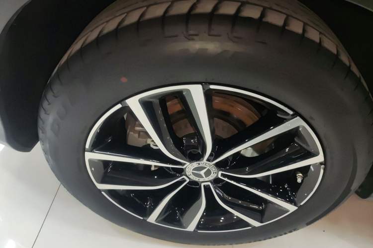 Used Mercedes-Benz GLC 2020 Facelift GLC 300 L 4MATIC Dynamic Edition