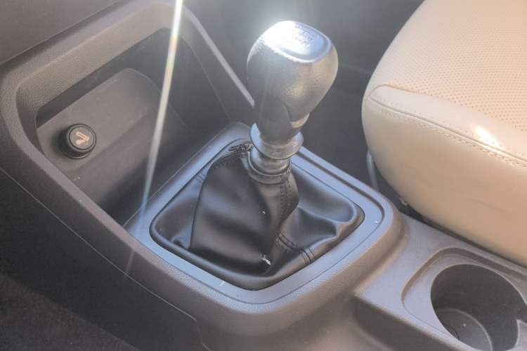 Used Wuling Hongguang V 2019 1.5L Jingqu Version China VI LAR
