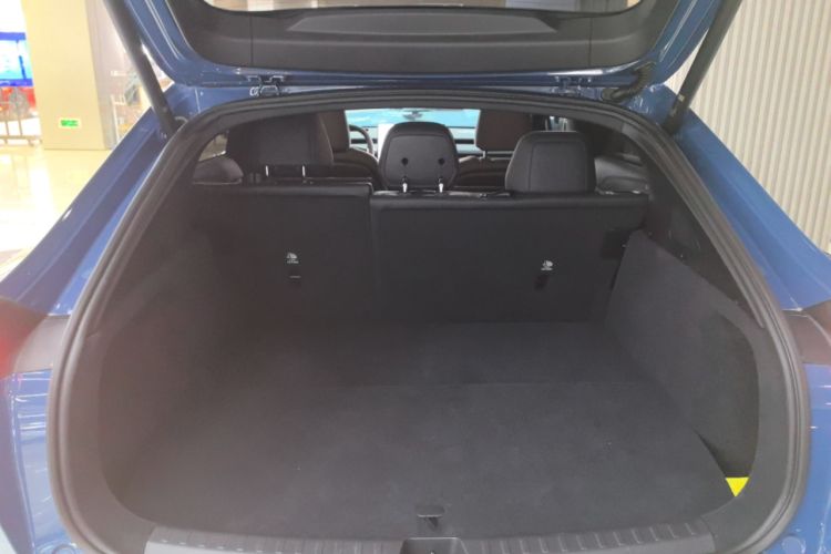 Used ONVO L60 2024 60 kWh Rear-Drive Version