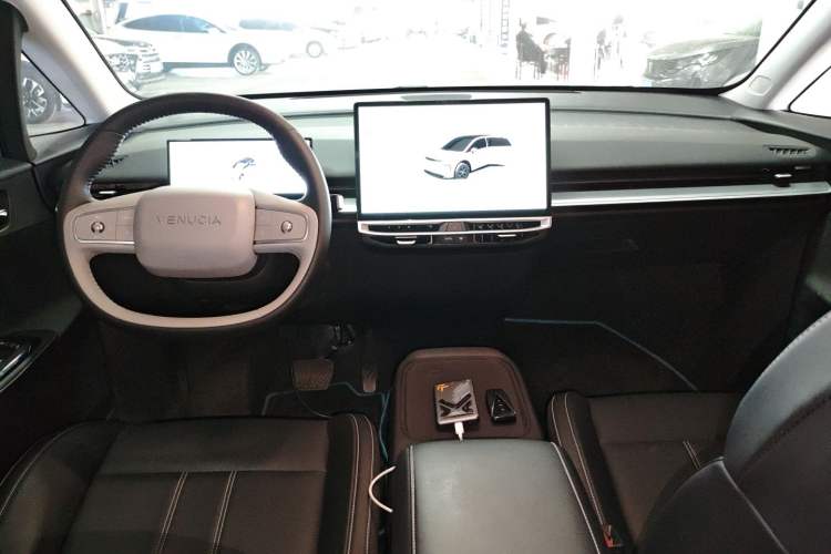 Used Venucia VX6 2025 Large Flat-Layout 520 Pro