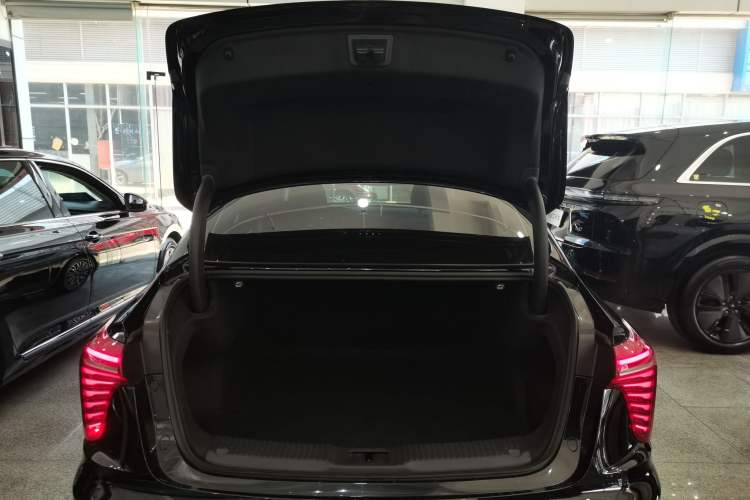 Used Hongqi H5 2024 1.5T DCT Smart Connect Flagship Edition
