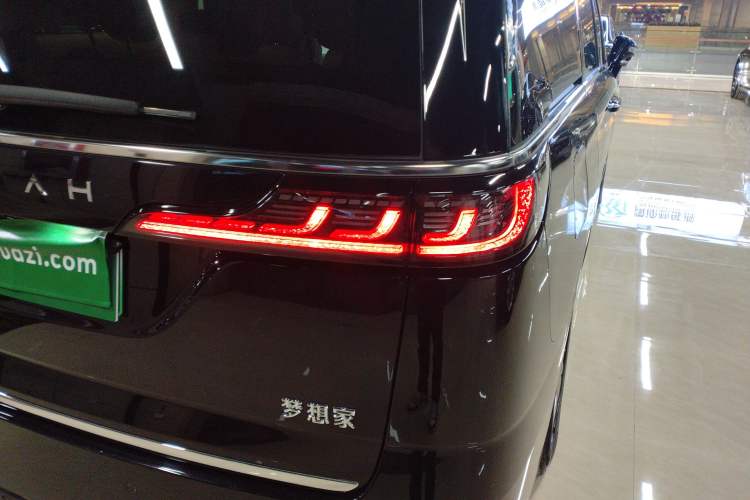 Used VOYAH Dream 2022 0-Emission Version Plus Intelligent Driving Package 475 km