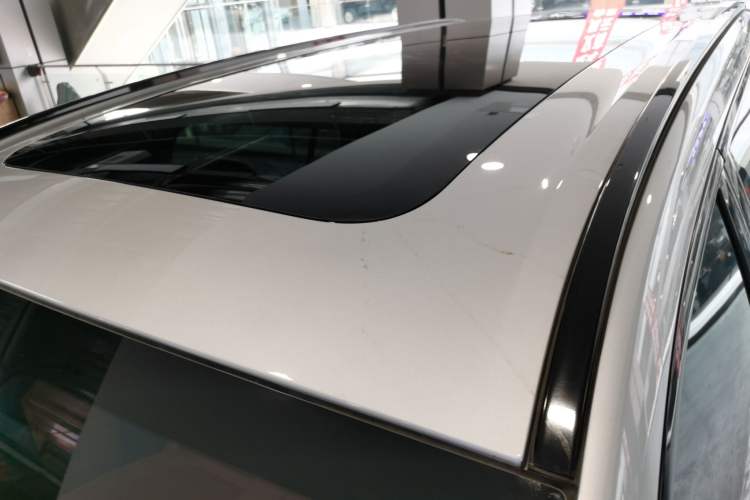 Used  eπ008 2025 210Max Range-Extended Version 5 Seats