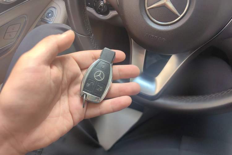 Used Mercedes-Benz C-Class 2015 C 200 L