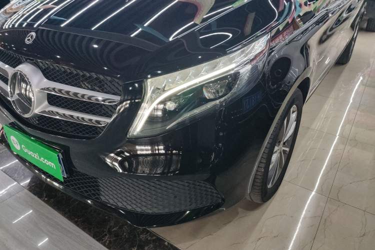 Used Mercedes-Benz V-Class 2021 V 260 Avantgarde Edition
