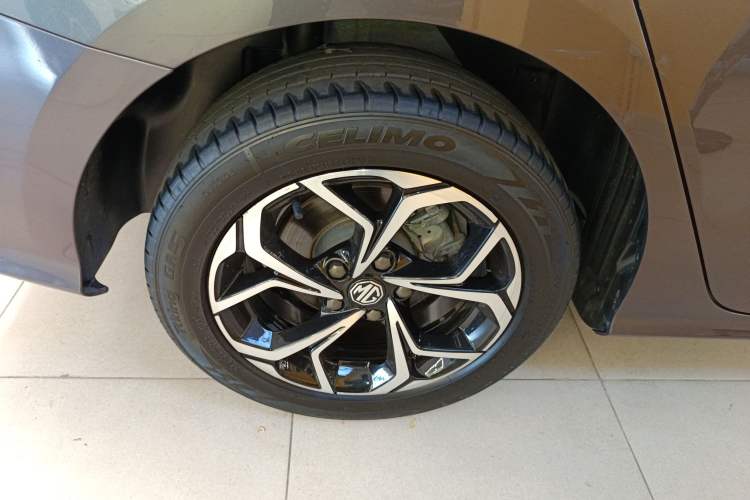 Used MG 5 2021 180 DVVT CVT Youthful Style Edition
