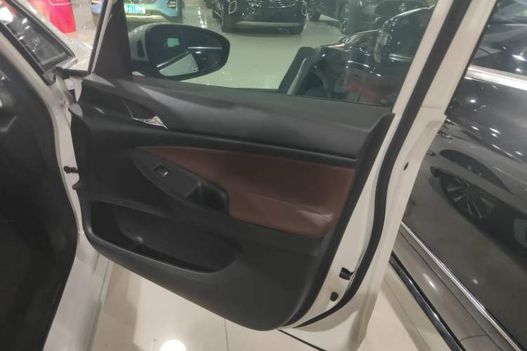 Used Buick GL6 2019 18T 6-Seater Connected Luxury Version China VI Standard
