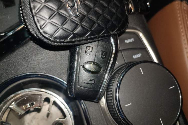 Used Soueast DX7 2015 1.5T Automatic Prestige Model
