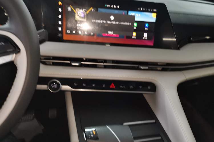 Used Changan CS75 PLUS 2023 3rd Generation 1.5T Automatic Prestige Model
