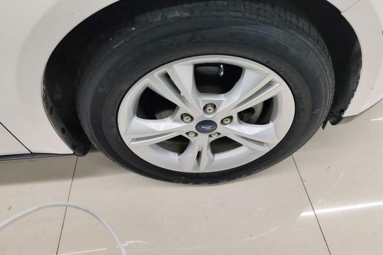 Used Ford Focus 2018 Hatchback Classic 1.6L Automatic Comfort Plus SmartDrive Edition
