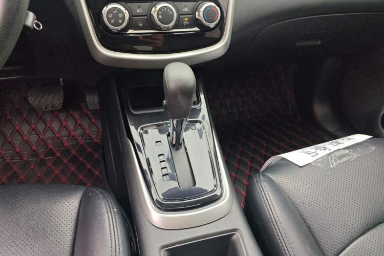 Used Nissan Tiida 2016 1.6L CVT Cool Dynamic Edition