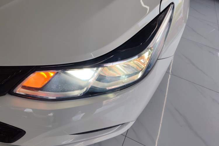 Used Chevrolet Cruze 2018 320 Automatic Pioneer Sunroof Edition
