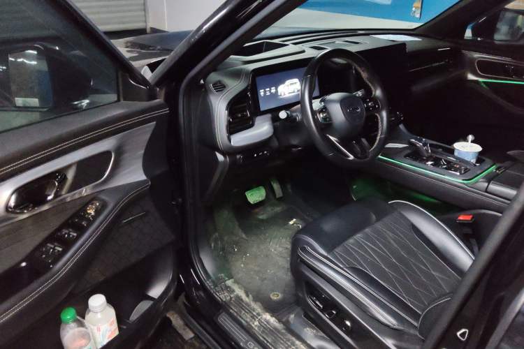 Used GAC Trumpchi GS8 2022 Dual-Engine Series 2.0TM Two-Wheel Drive Prestige Edition (7 Seats)