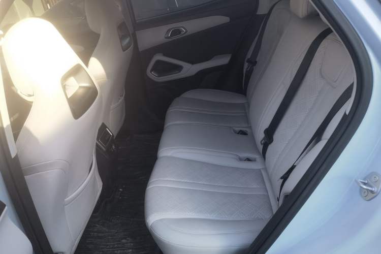 Used BYD Yuan UP 2025 Intelligent Driving Version 401 km Leading Edition
