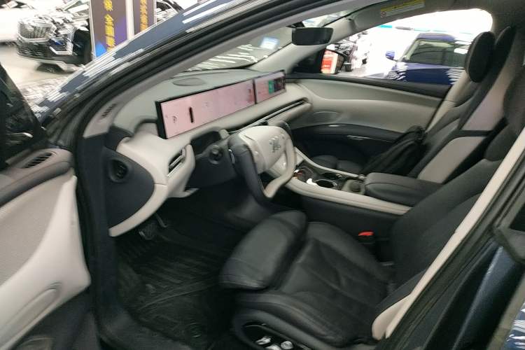 Used IM LS7 2023 100kWh Lux Rear-Drive Version
