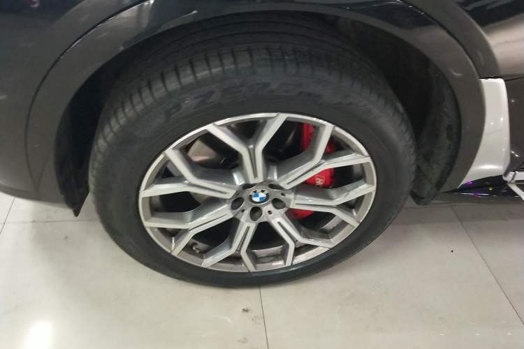 Used BMW X7 2024 xDrive40i Luxury Package – Leading Model
